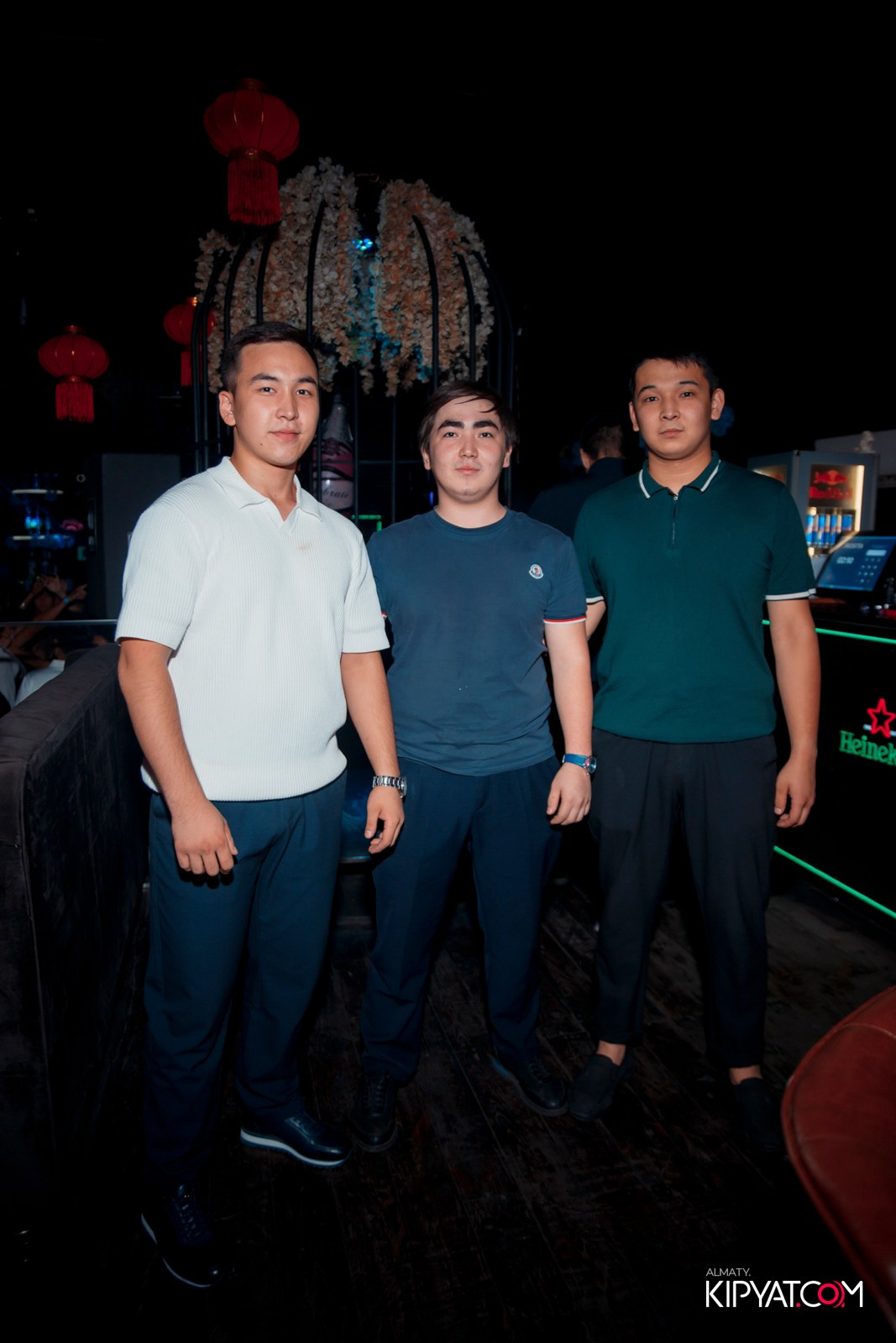 UYAT EMES BAR. КИПЯТКОМ АЛМАТЫ!