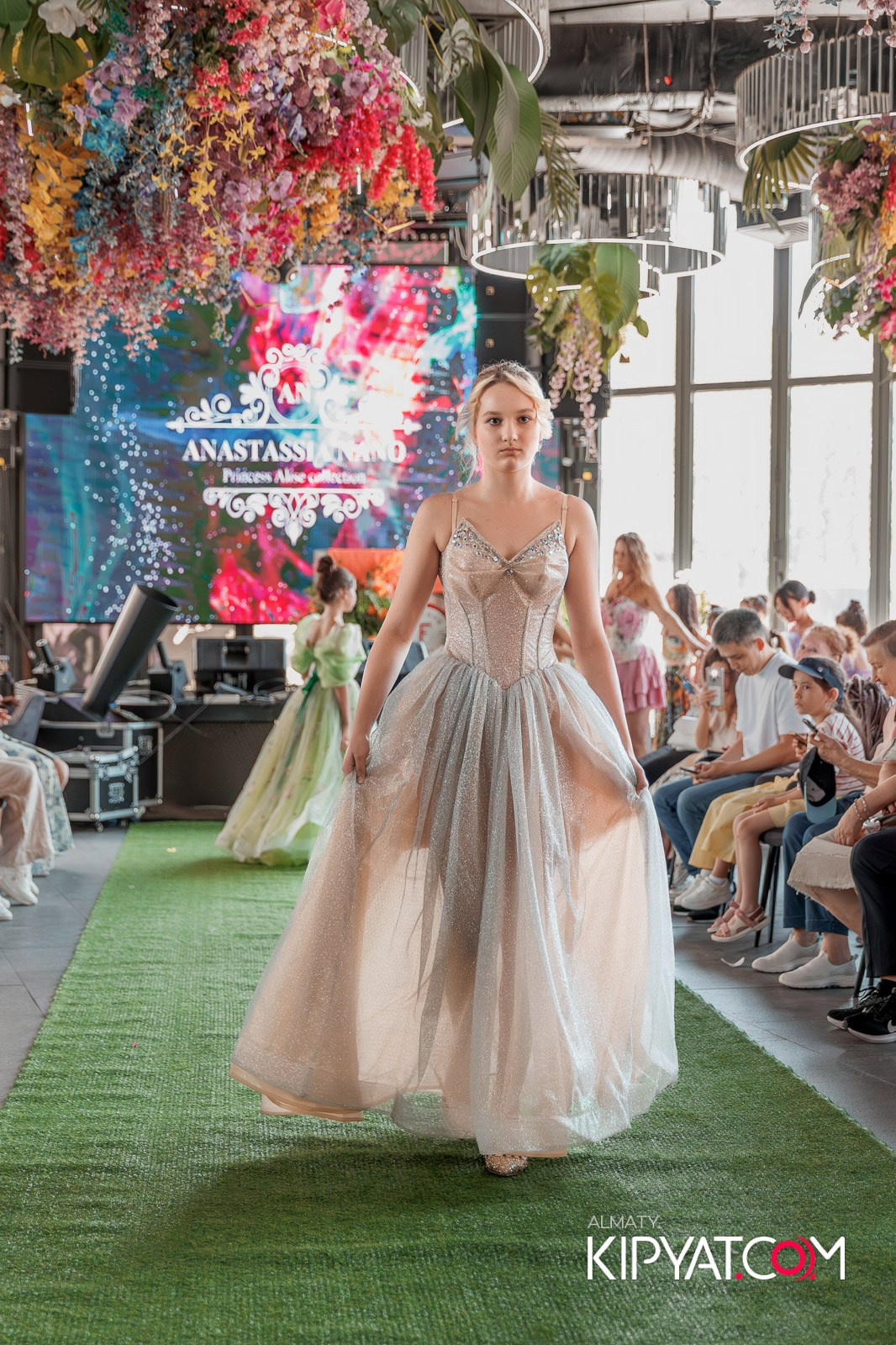 PROM KIDS FASHION SHOW. КИПЯТКОМ АЛМАТЫ!