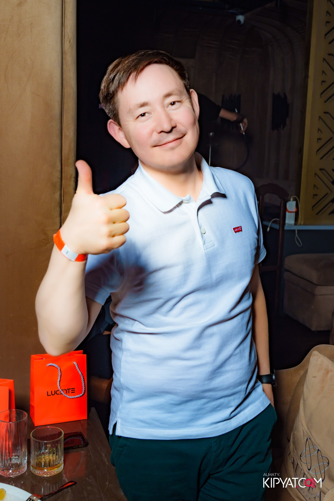 LAUREATE KARAOKE HALL. КИПЯТКОМ АЛМАТЫ!