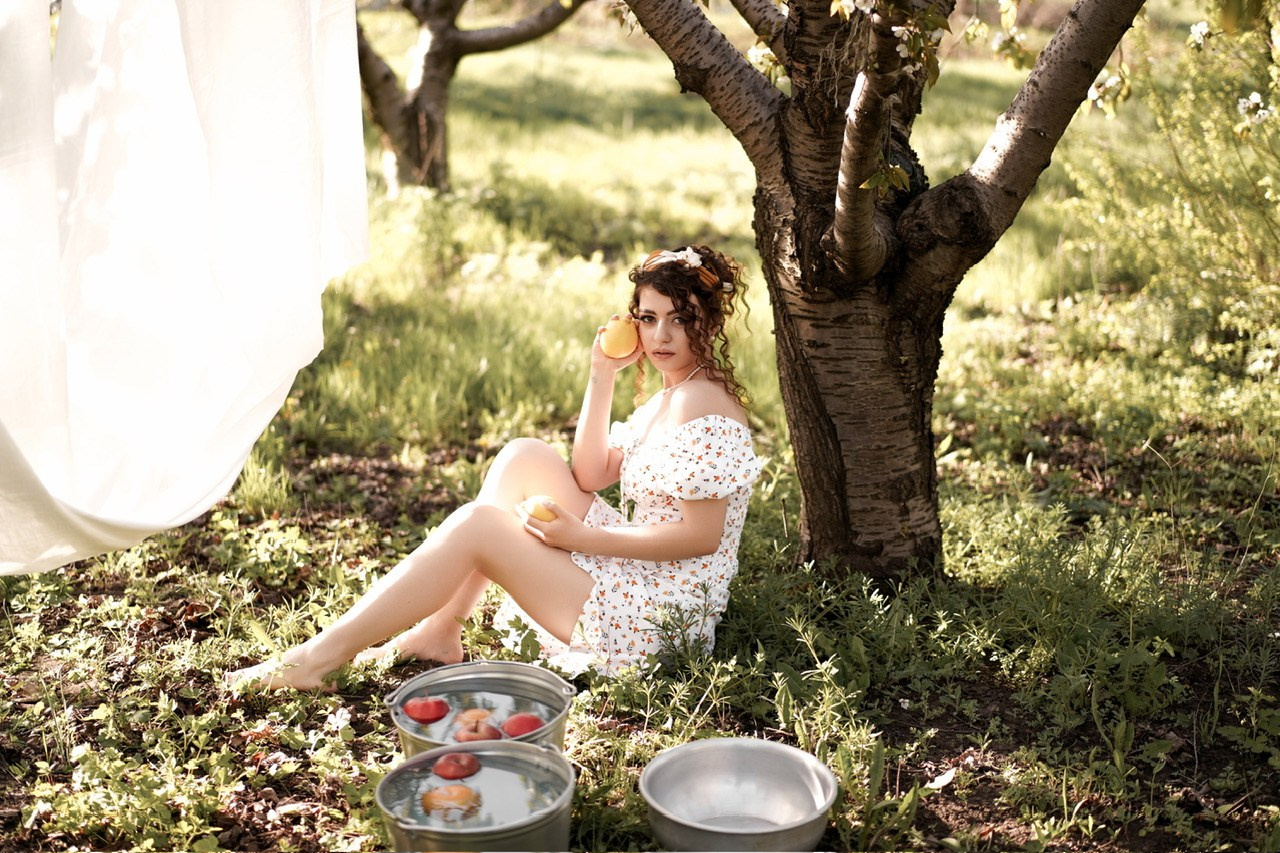 Девушка с лимонами. Свадебный фотограф в Ростове-на-Дону. Таинство Крещения и Венчания, семейные фотосессии. Алёна Чёботова