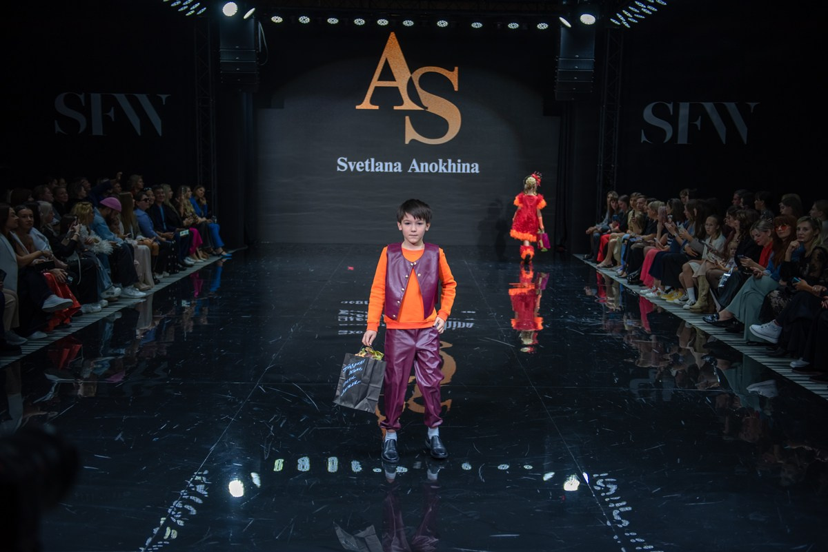SochiFashionWeek2024 дизайнер Анохина Светлана. Семейный и коммерческий фотограф в Сочи Александр Бодунов