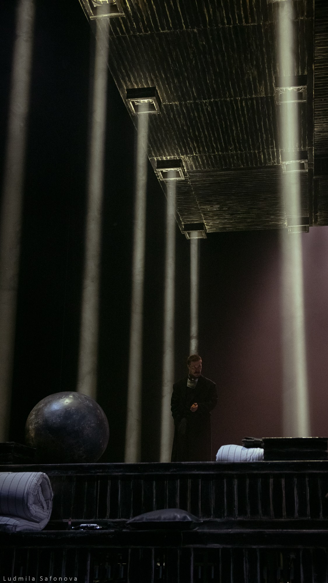 Гамлет. Режиссёр Андрей Гончаров. Гамлет Юра Борисов. Lucytheatre