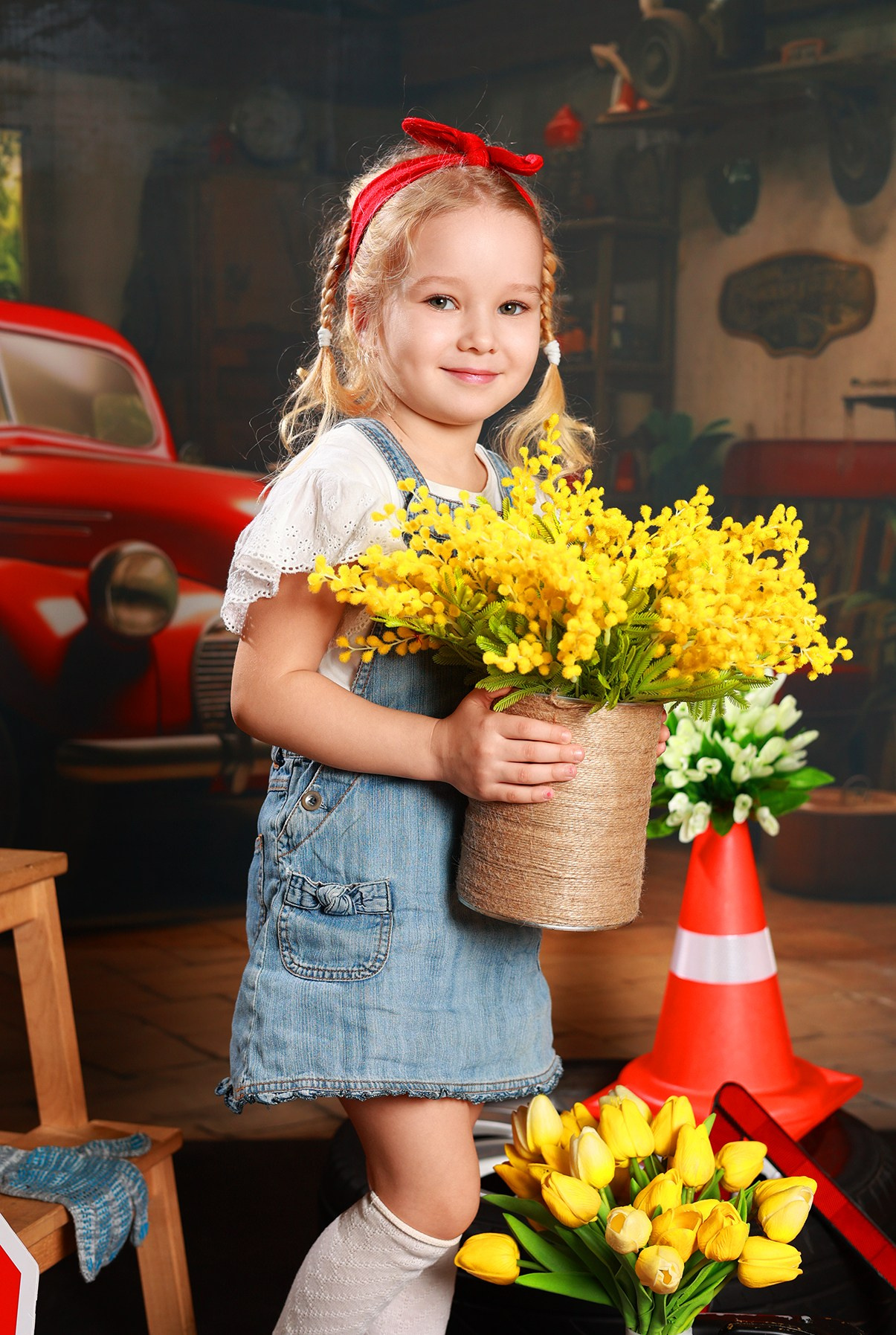 Гараж. Выпускные альбомы в Иваново в детский сад и школу. Александр и Светлана Янкины