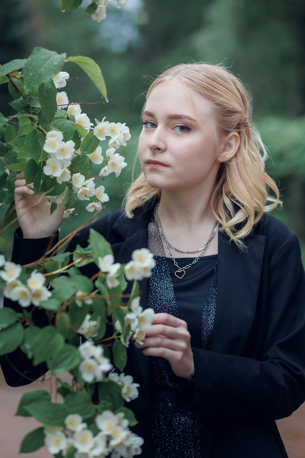 Фотосессия на выпускном в школе 11й класс. Свадебный и репортажный фотограф в Москве и Московской области