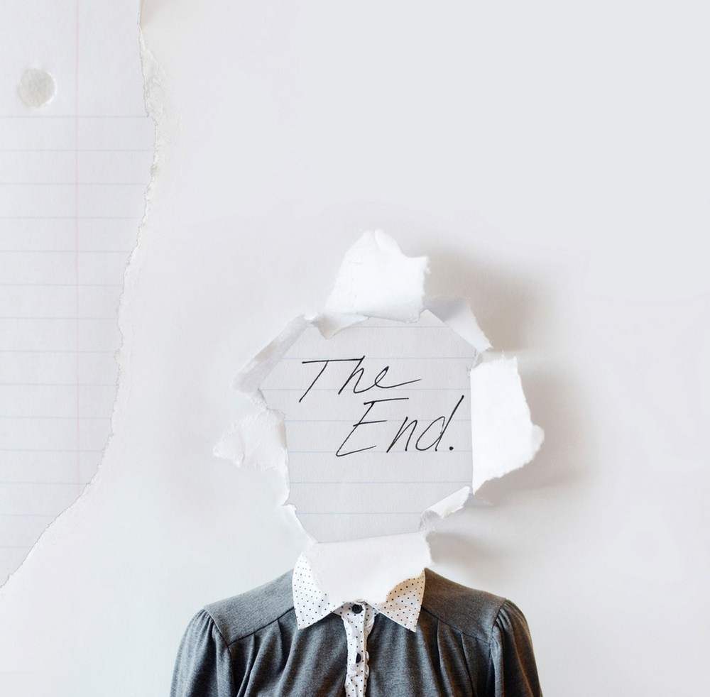 фотография с персонажем без видимого лица в стиле Брук ДиДонато