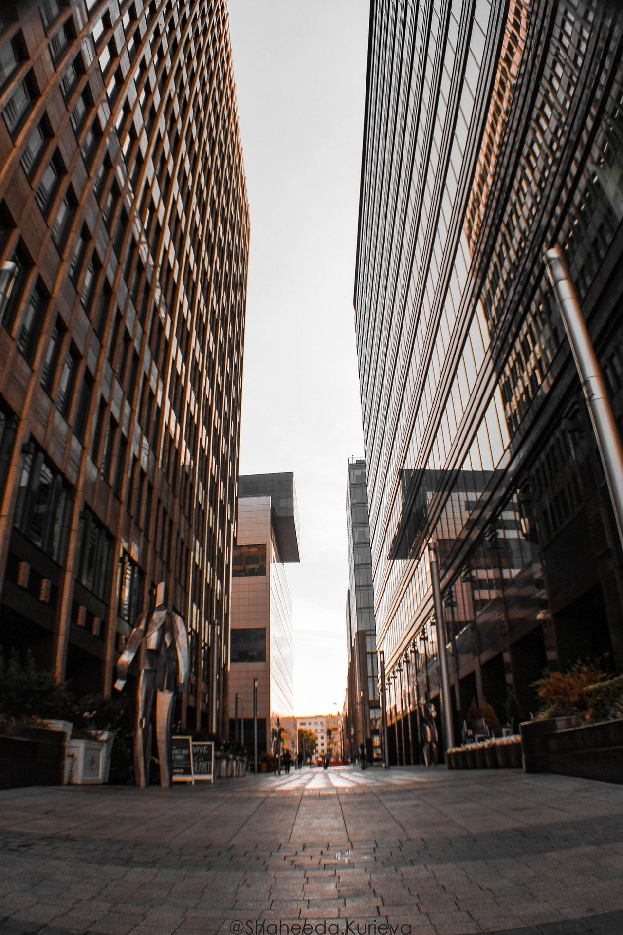 Фотосессия в жилом комплексе Москвы — подъезд с дизайнерским ремонтом