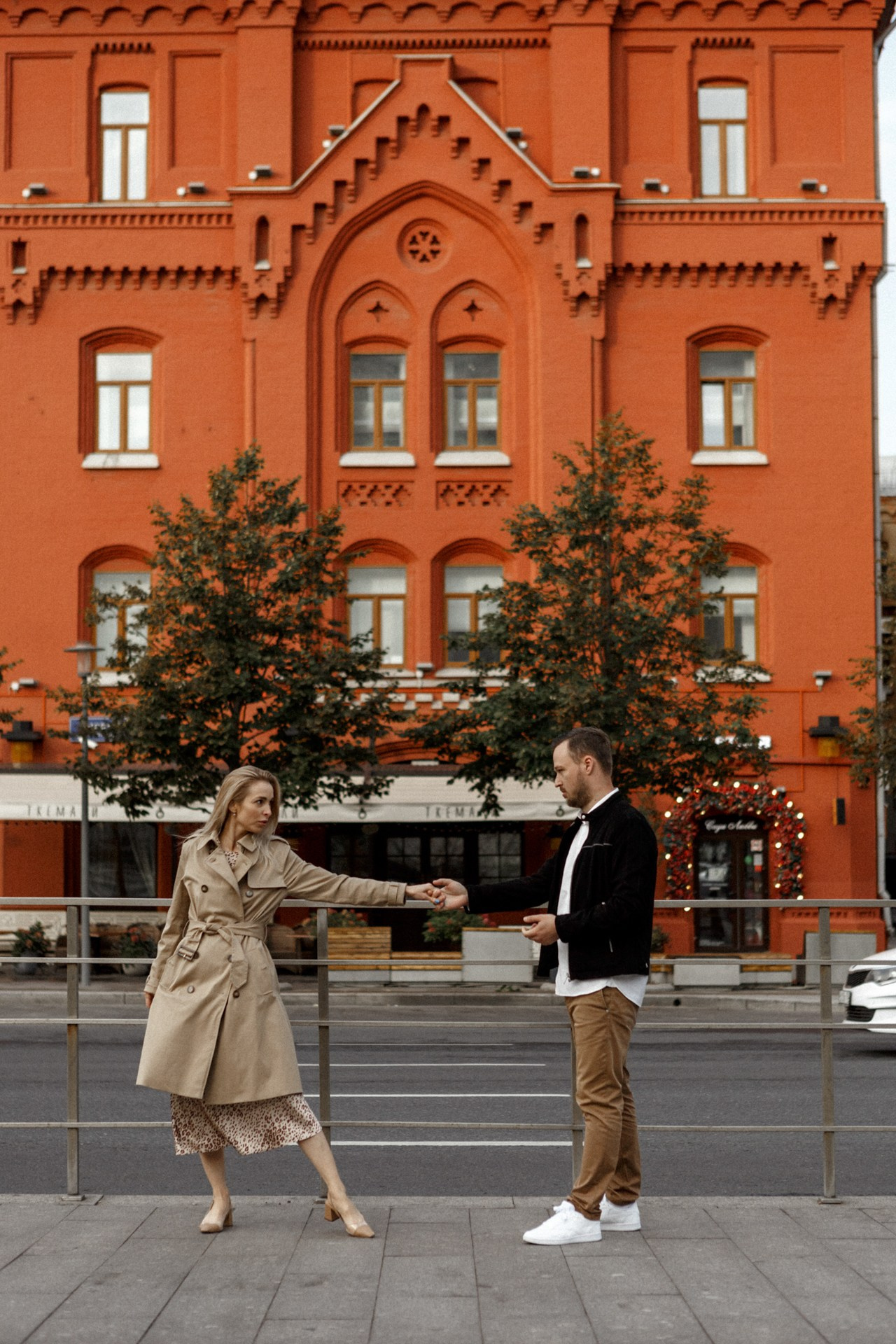 Любовь со всеми остановками. Фотограф Владимир Молоканов