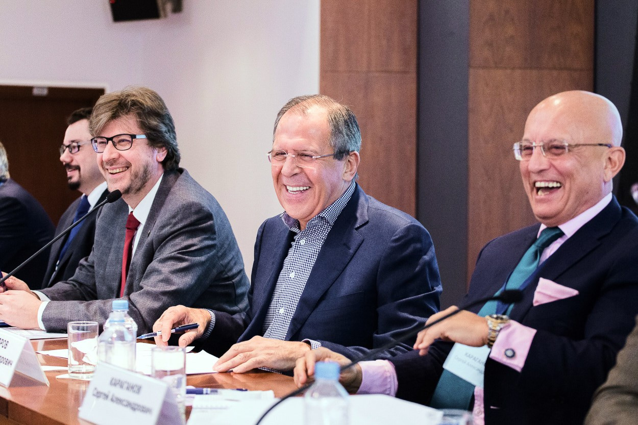 Форумы и совещания. Продакшен ПО-ТЗ | съёмка производств мероприятий интерьеров строительства