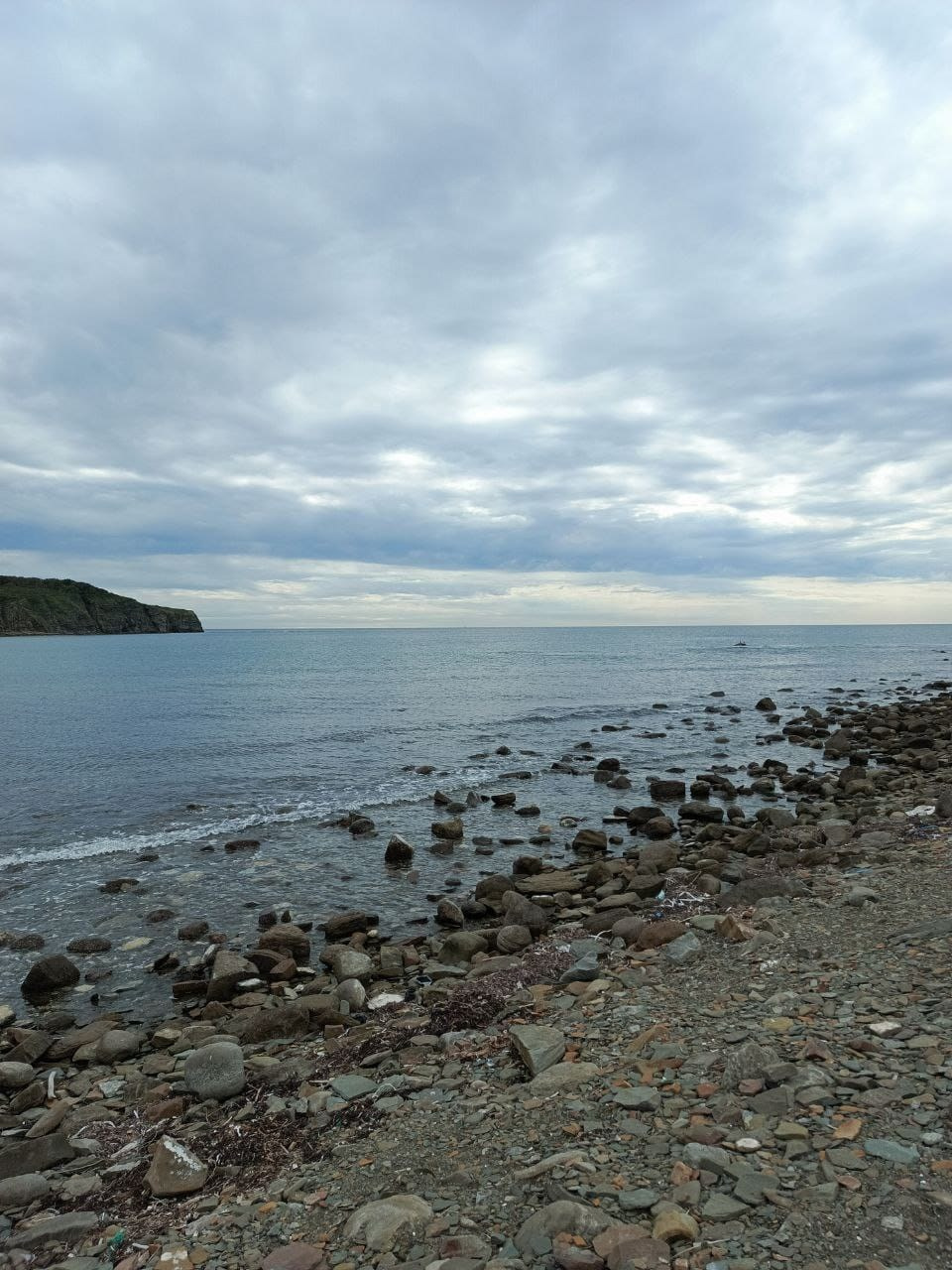 Порт, Владивосток, корабль, море, камни, девушка, берег