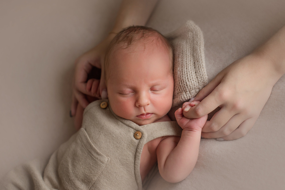 Тима 8 дней. Фотограф новорожденных Елена Панова