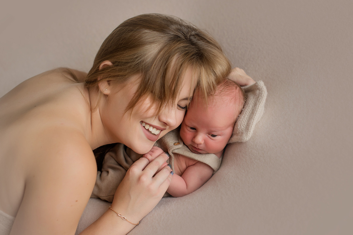 Тима 8 дней. Фотограф новорожденных Елена Панова