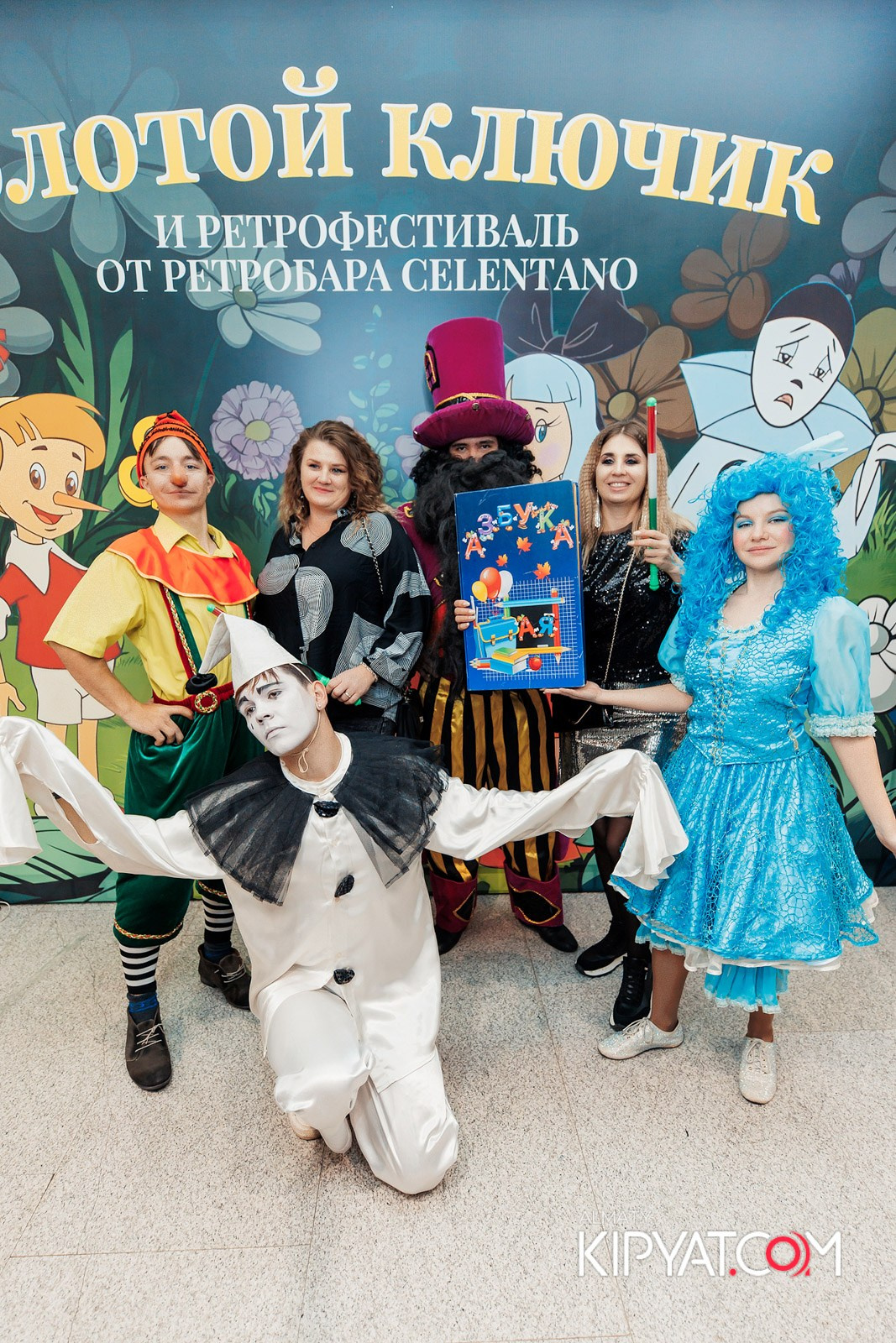 ЗОЛОТОЙ КЛЮЧИК И РЕТРОФЕСТИВАЛЬ ОТ РЕСТОБАРА CELENTANO. КИПЯТКОМ АЛМАТЫ!