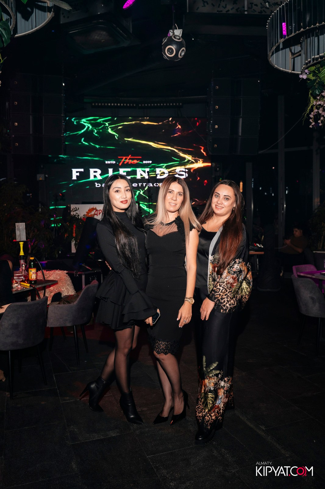 FRIENDS BAR & TERRACE. КИПЯТКОМ АЛМАТЫ!