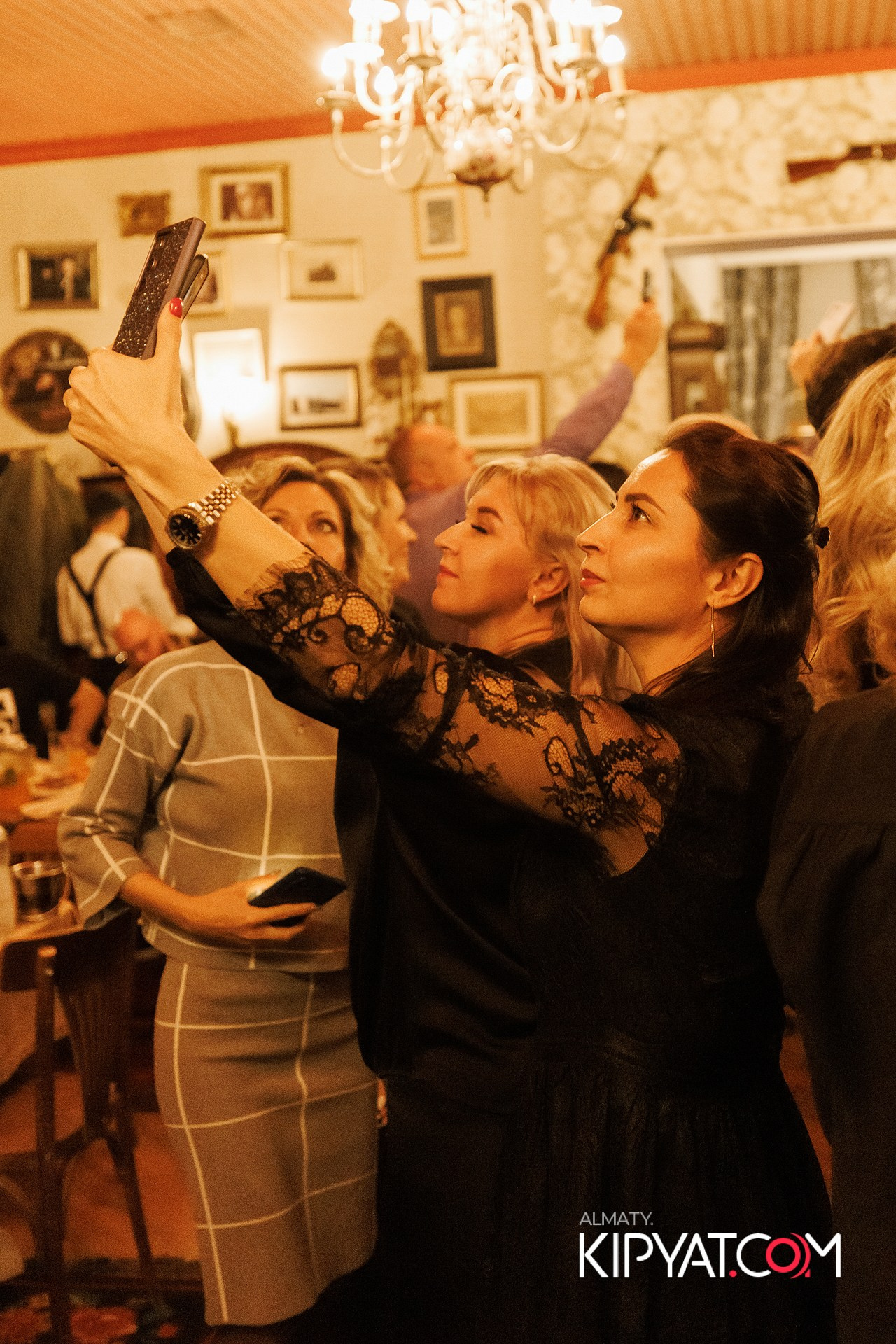 РЕСТОРАН «МАРЬИНА РОЩА». КИПЯТКОМ АЛМАТЫ!