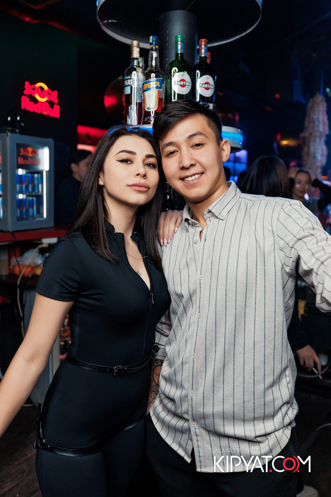 UYAT EMES BAR. КИПЯТКОМ АЛМАТЫ!