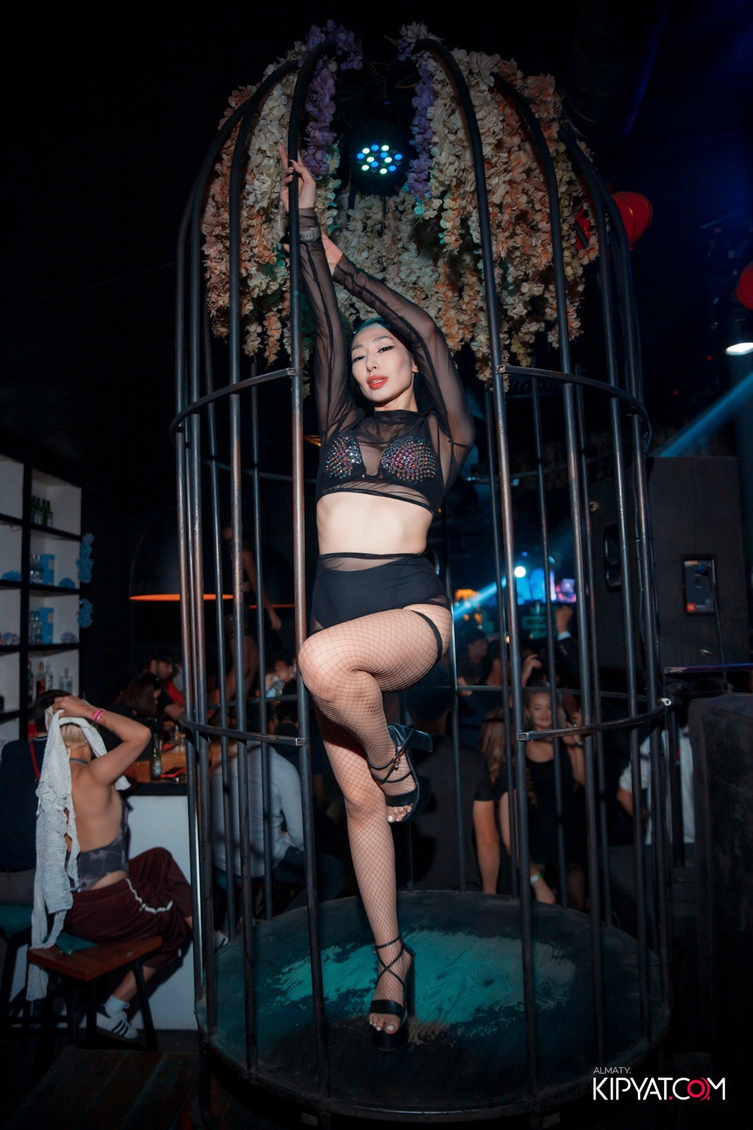 UYAT EMES BAR. КИПЯТКОМ АЛМАТЫ!