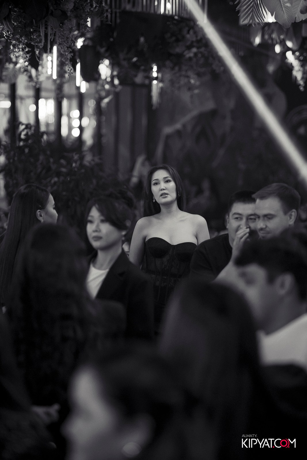 FRIENDS BAR & TERRACE. КИПЯТКОМ АЛМАТЫ!