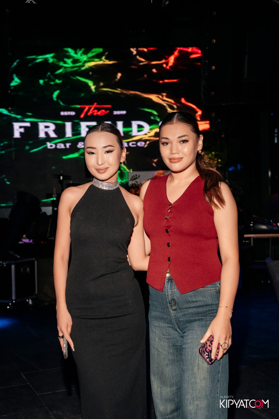 FRIENDS BAR & TERRACE. КИПЯТКОМ АЛМАТЫ!