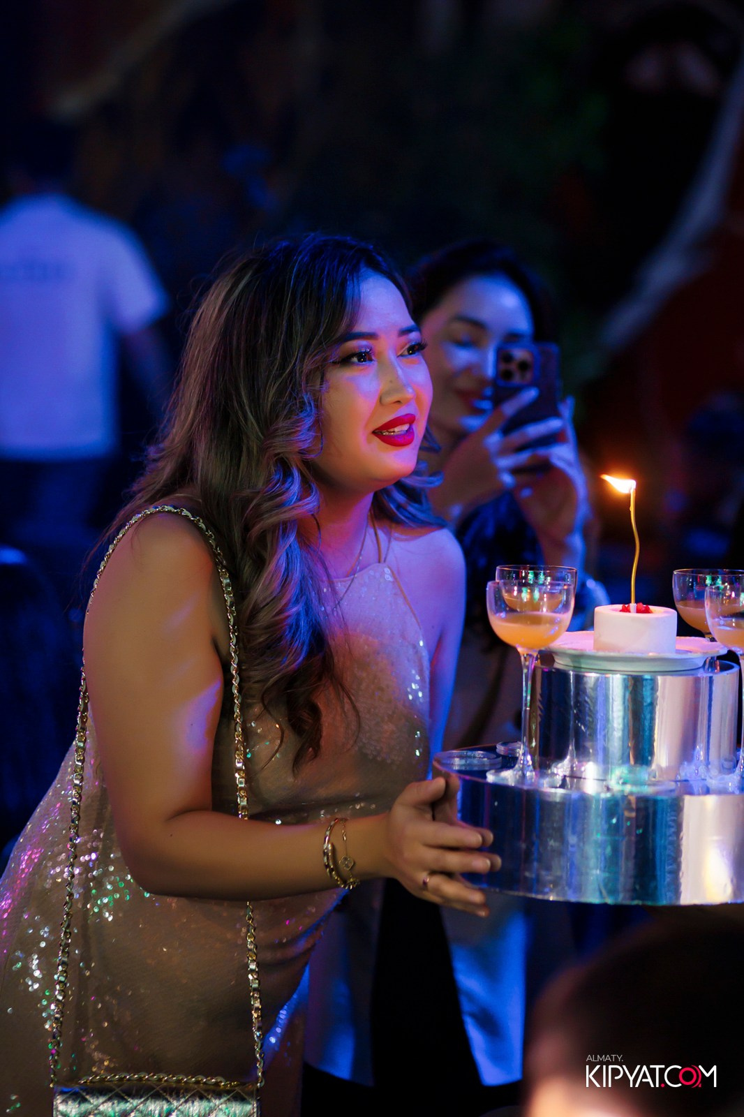 FRIENDS BAR & TERRACE. КИПЯТКОМ АЛМАТЫ!