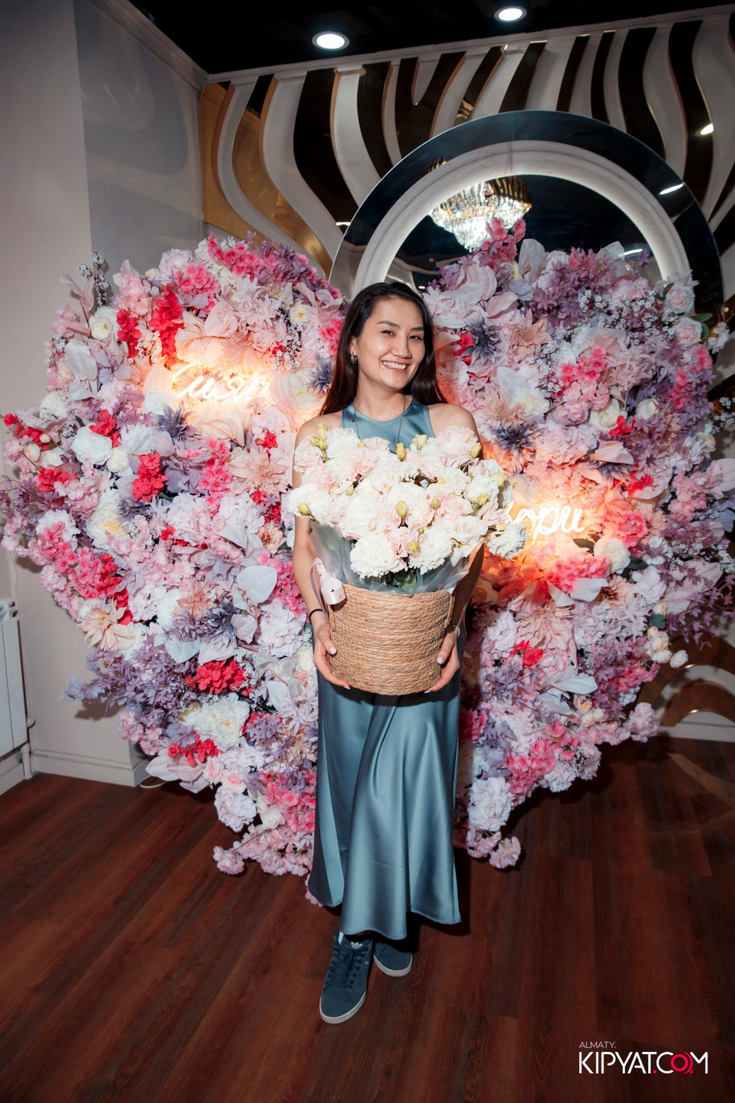 УХО И МЕДВЕДЬ НА КУРМАНГАЗЫ. КИПЯТКОМ АЛМАТЫ! Фотосъемка мероприятий в Алматы