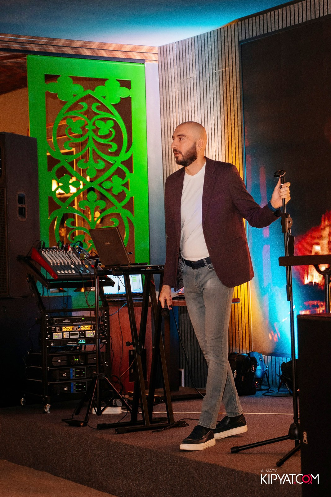 РЕСТОРАН ВЕСЕЛИДЗЕ НА АБАЯ. КИПЯТКОМ АЛМАТЫ!