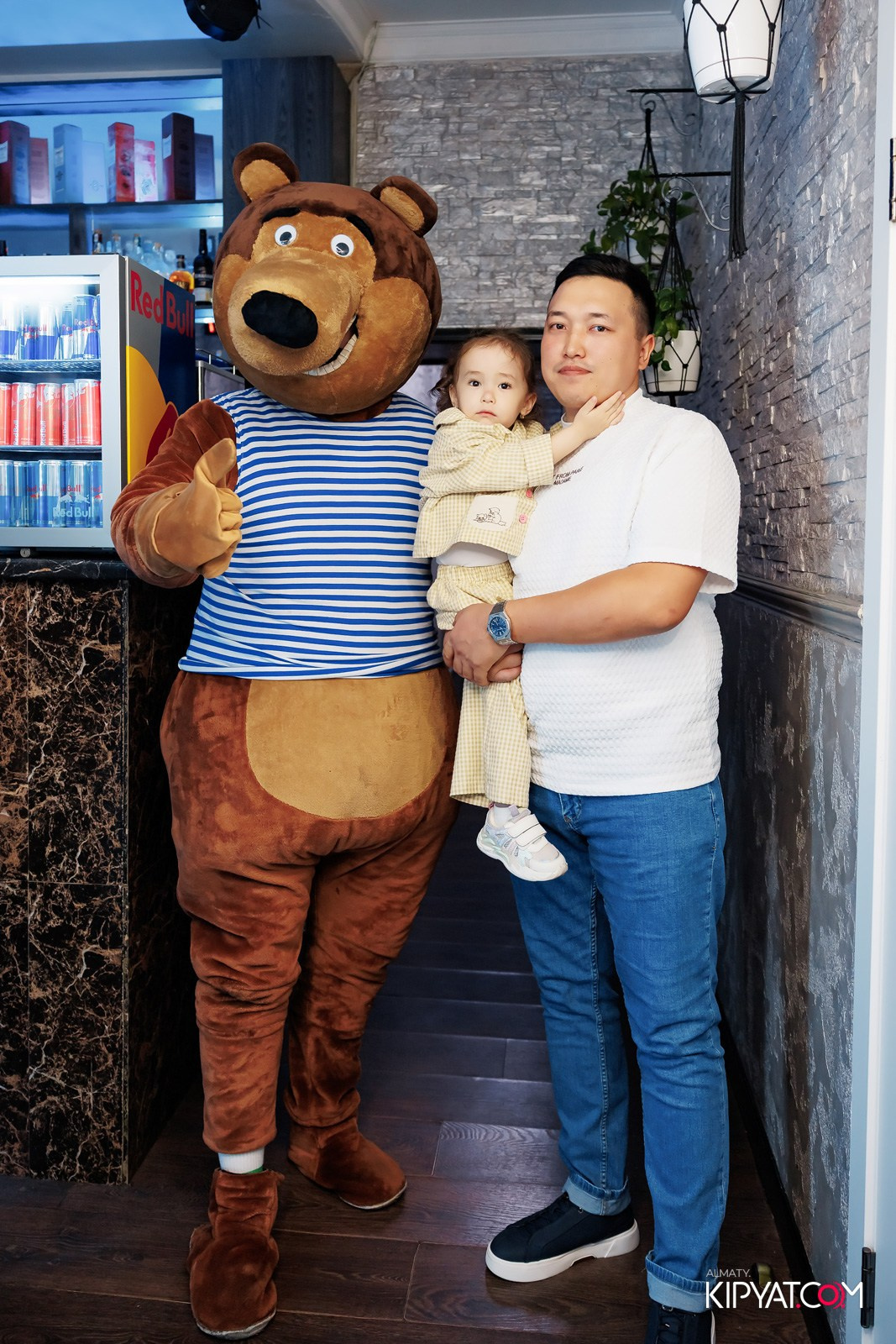 УХО И МЕДВЕДЬ НА ГАГАРИНА. КИПЯТКОМ АЛМАТЫ!