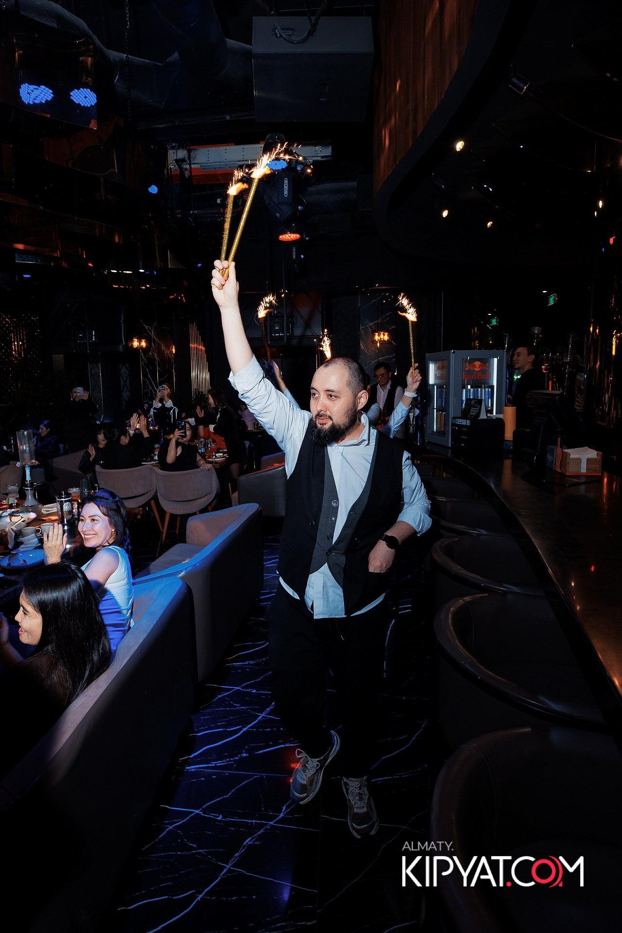 MOOD BAR & TERRACE. КИПЯТКОМ АЛМАТЫ!