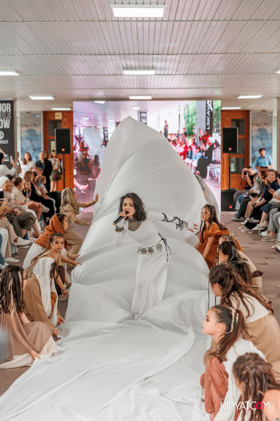 JUNIOR FASHION SHOW. КИПЯТКОМ АЛМАТЫ!