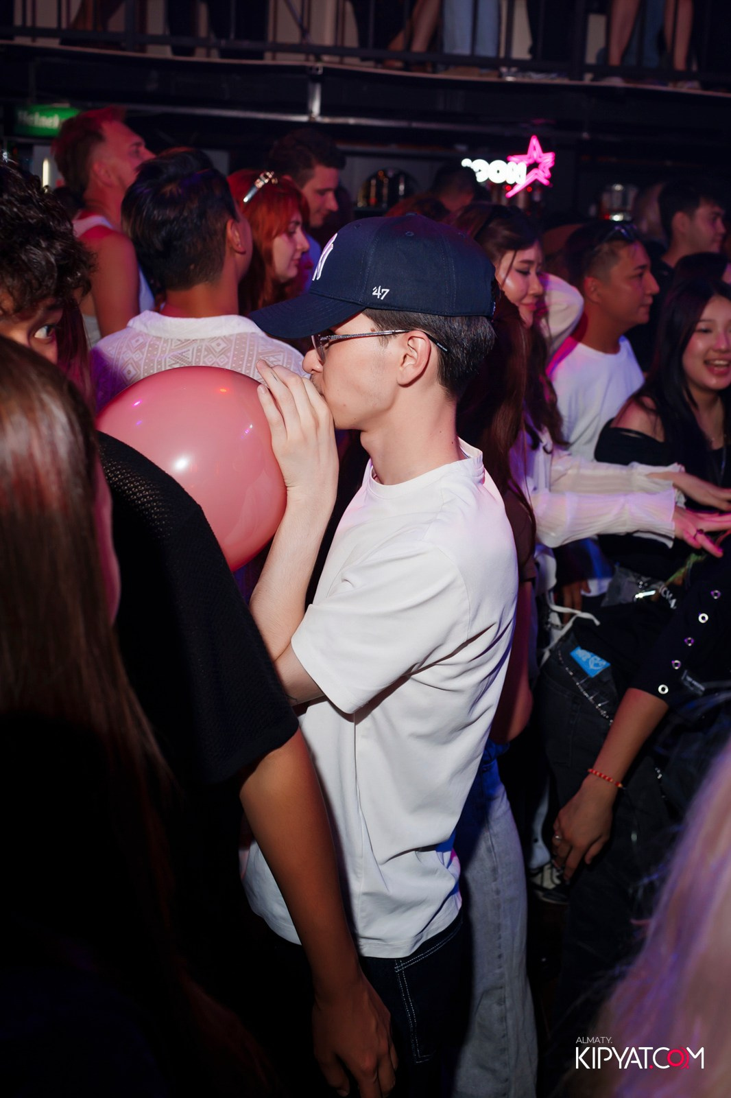 НОЧНОЙ КЛУБ ICON. КИПЯТКОМ АЛМАТЫ!