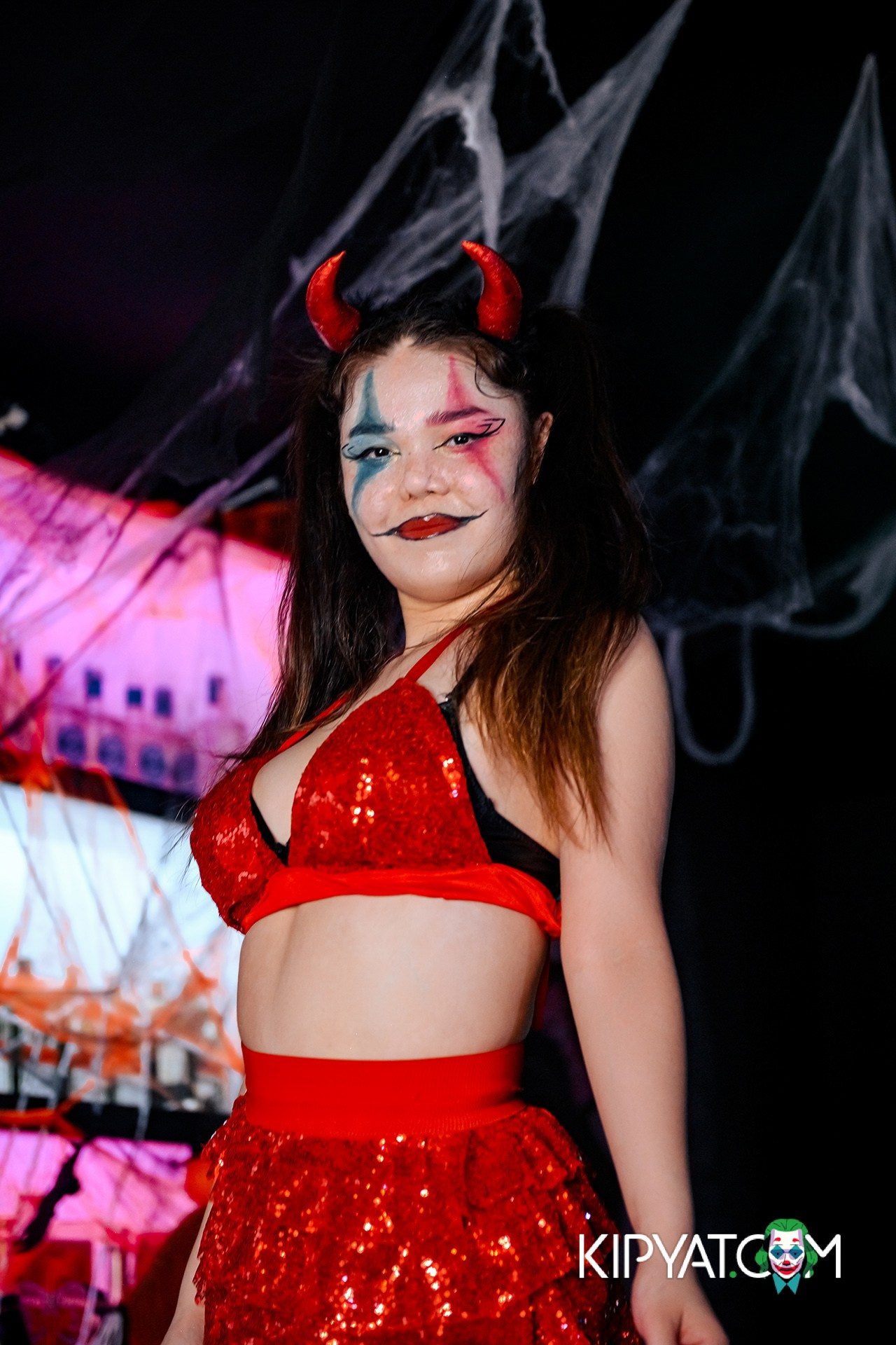 UYAT EMES BAR. КИПЯТКОМ АЛМАТЫ!