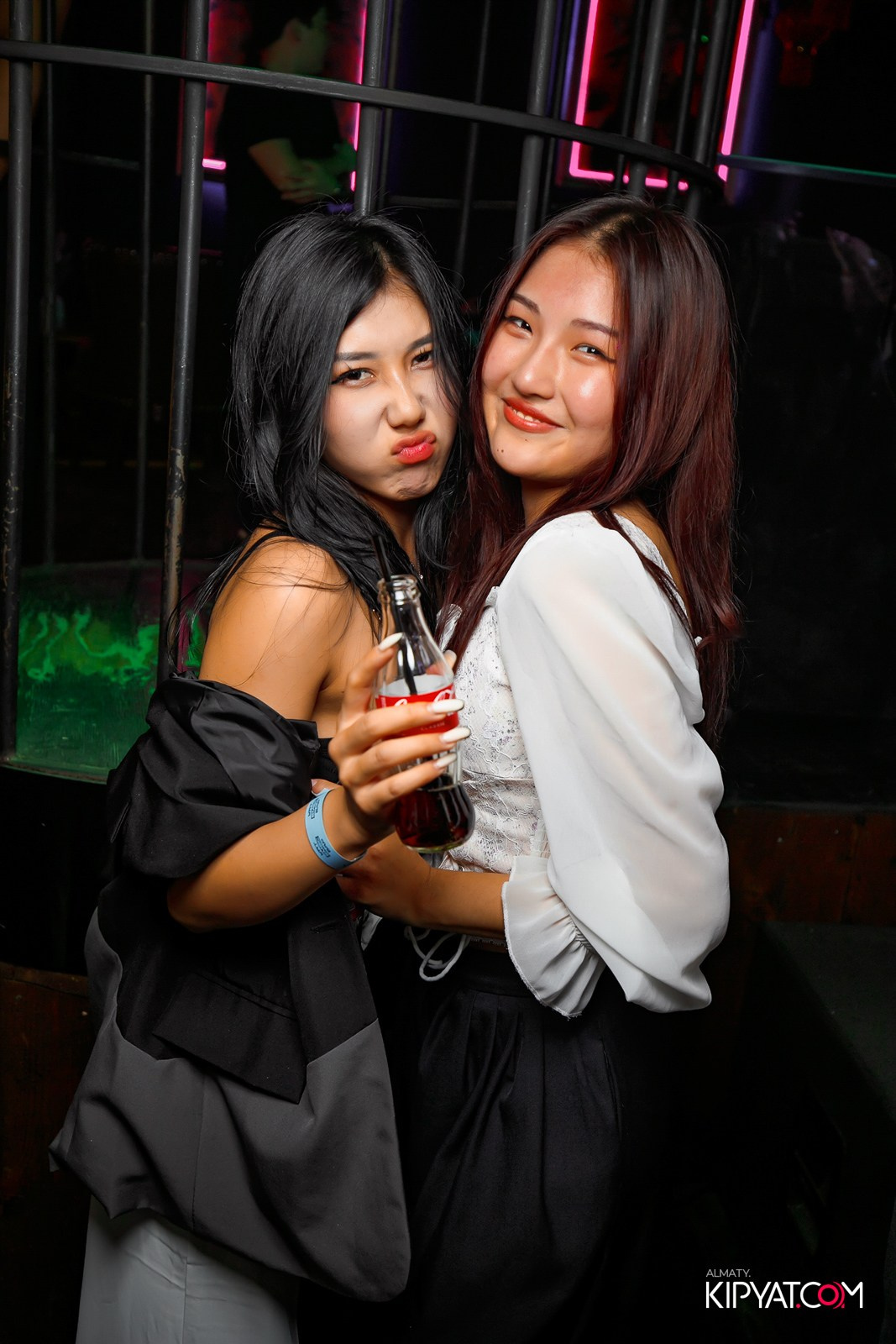 UYAT EMES BAR. КИПЯТКОМ АЛМАТЫ!