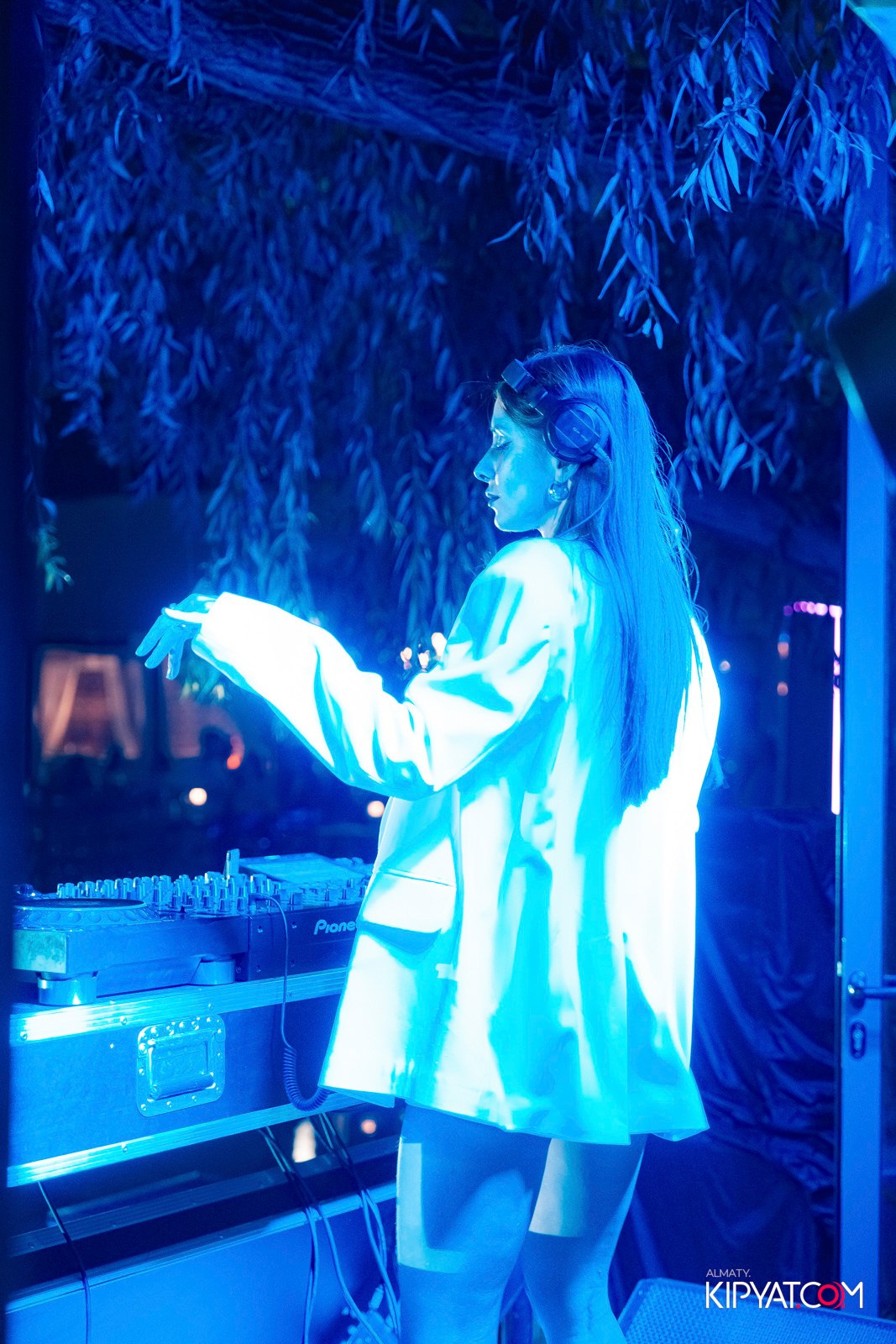 EDEN POOL & BAR. КИПЯТКОМ АЛМАТЫ!