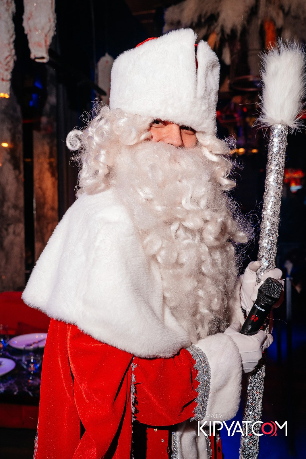 БАР ПАНАЕХАЛИ НА ТОЛЕ БИ. КИПЯТКОМ АЛМАТЫ!