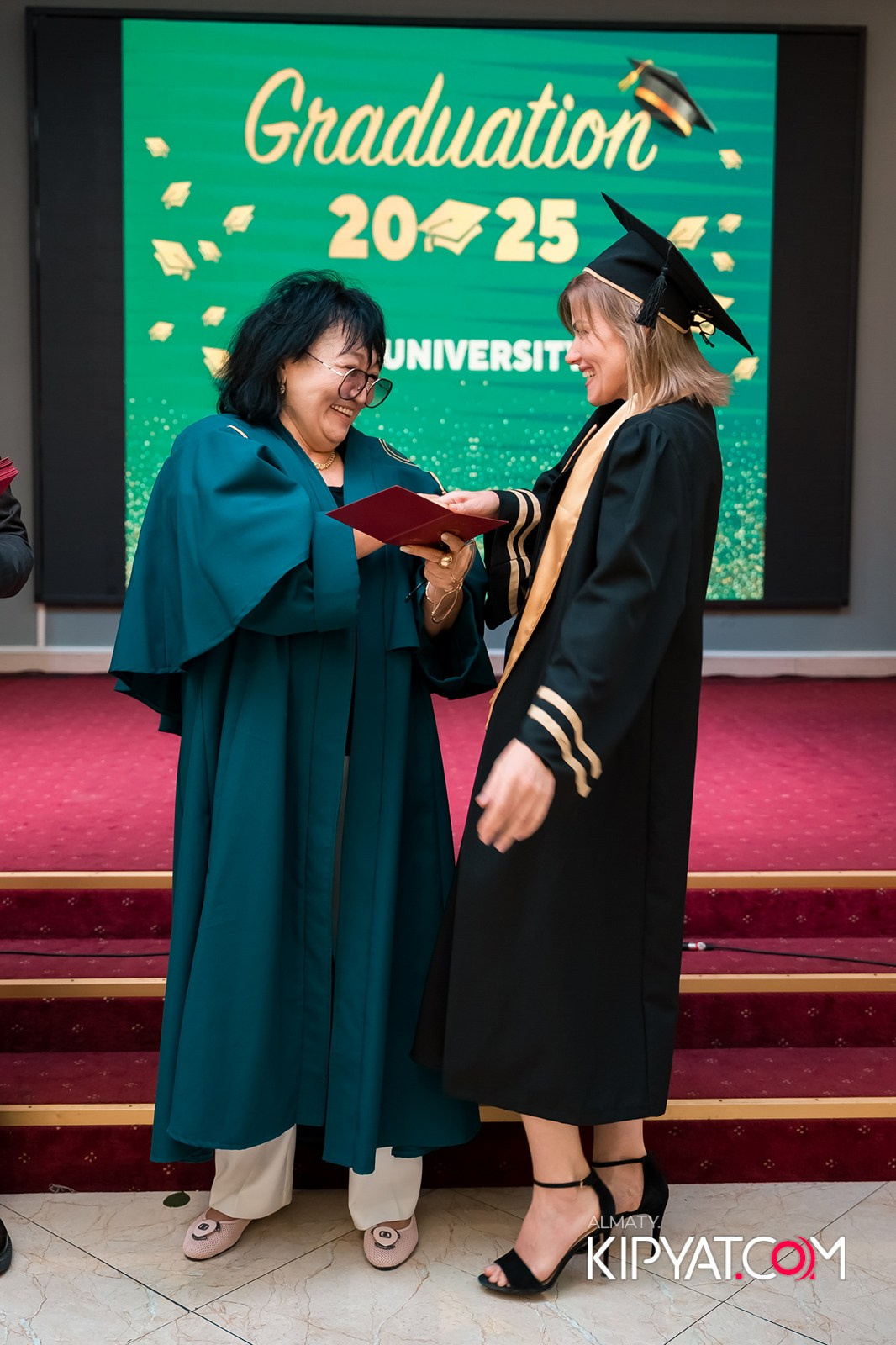 GRADUATION 2025 Q UNIVERSITY. КИПЯТКОМ АЛМАТЫ!
