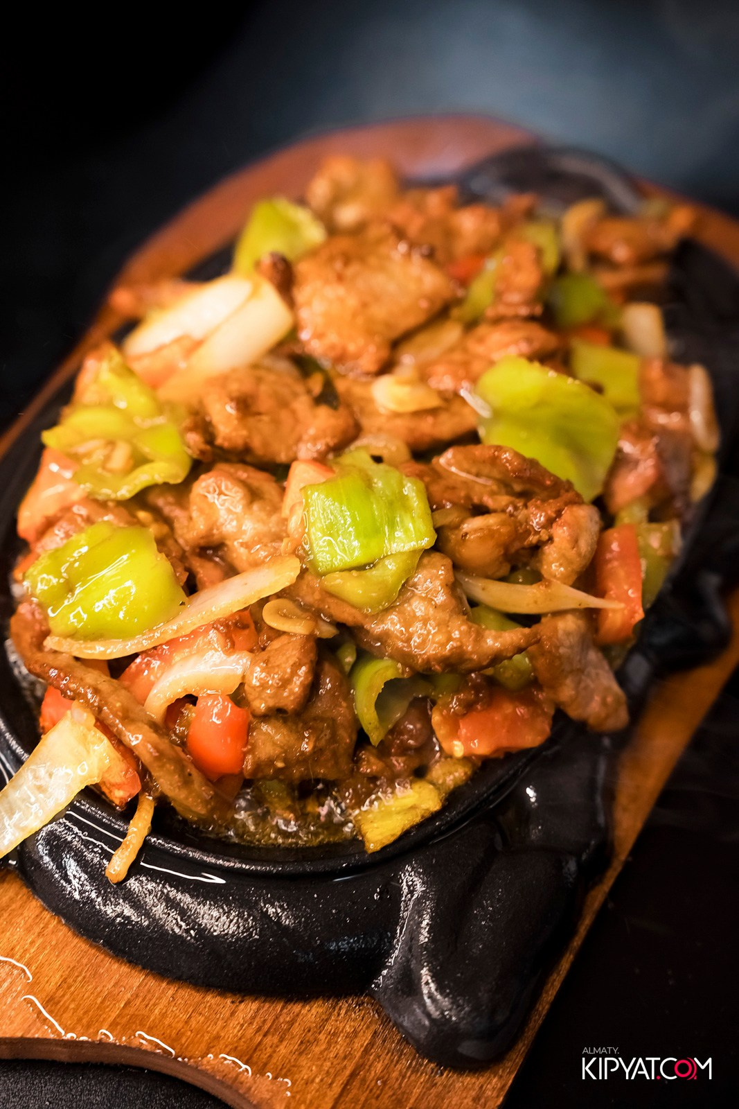 СЕМЕЙНЫЙ РЕСТОРАН BAZAAR. КИПЯТКОМ АЛМАТЫ!