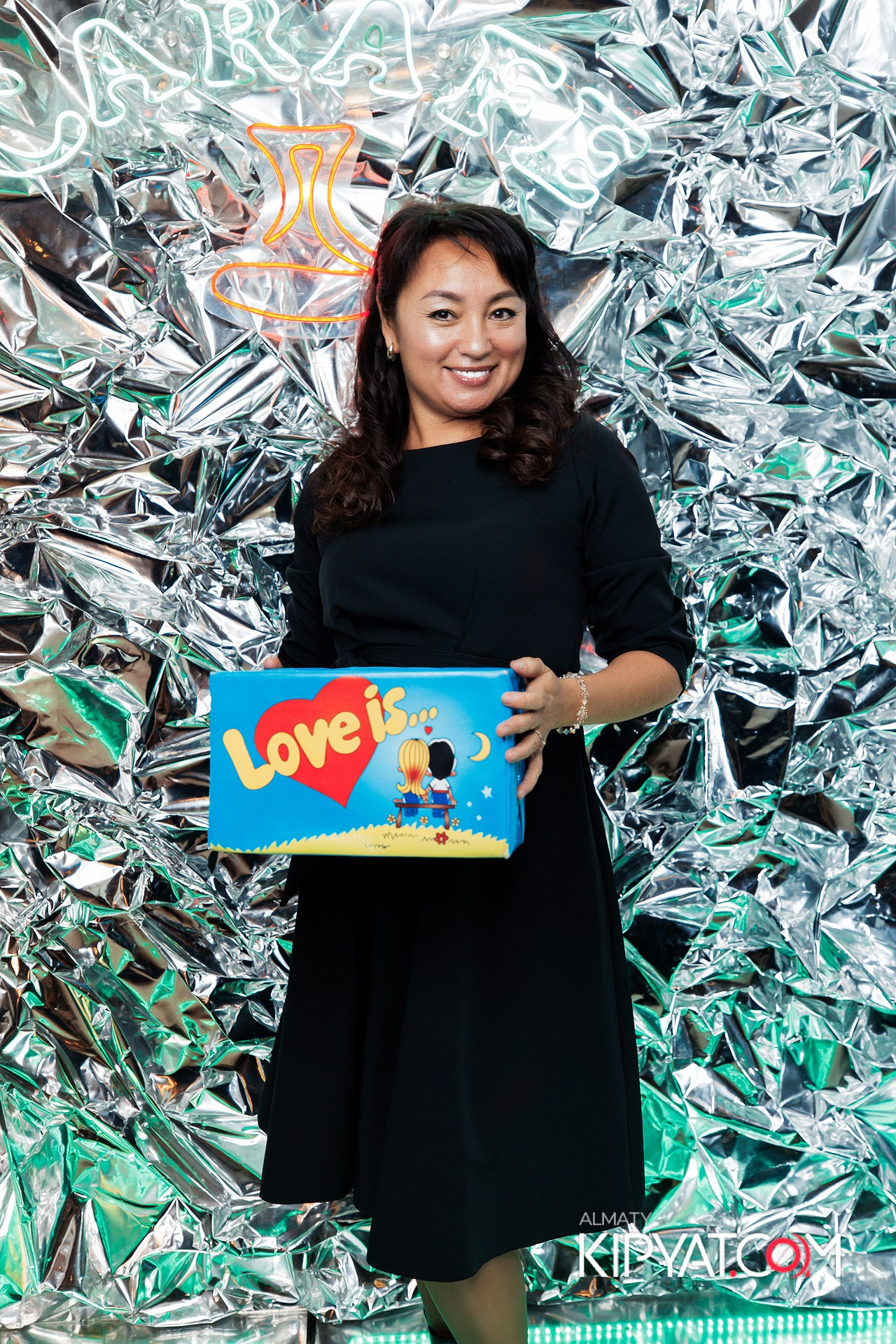 ВЕЧЕРИНКА 90Х КАФЕ CARAFE. КИПЯТКОМ АЛМАТЫ! Фотосъемка мероприятий в Алматы