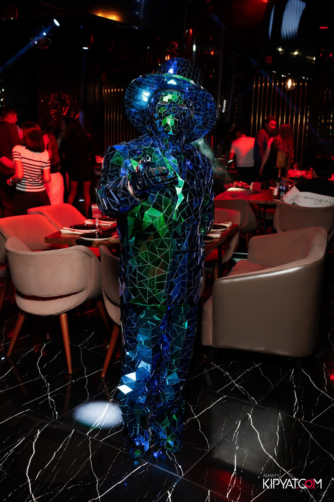 MOOD KARAOKE & TERRACE. КИПЯТКОМ АЛМАТЫ!