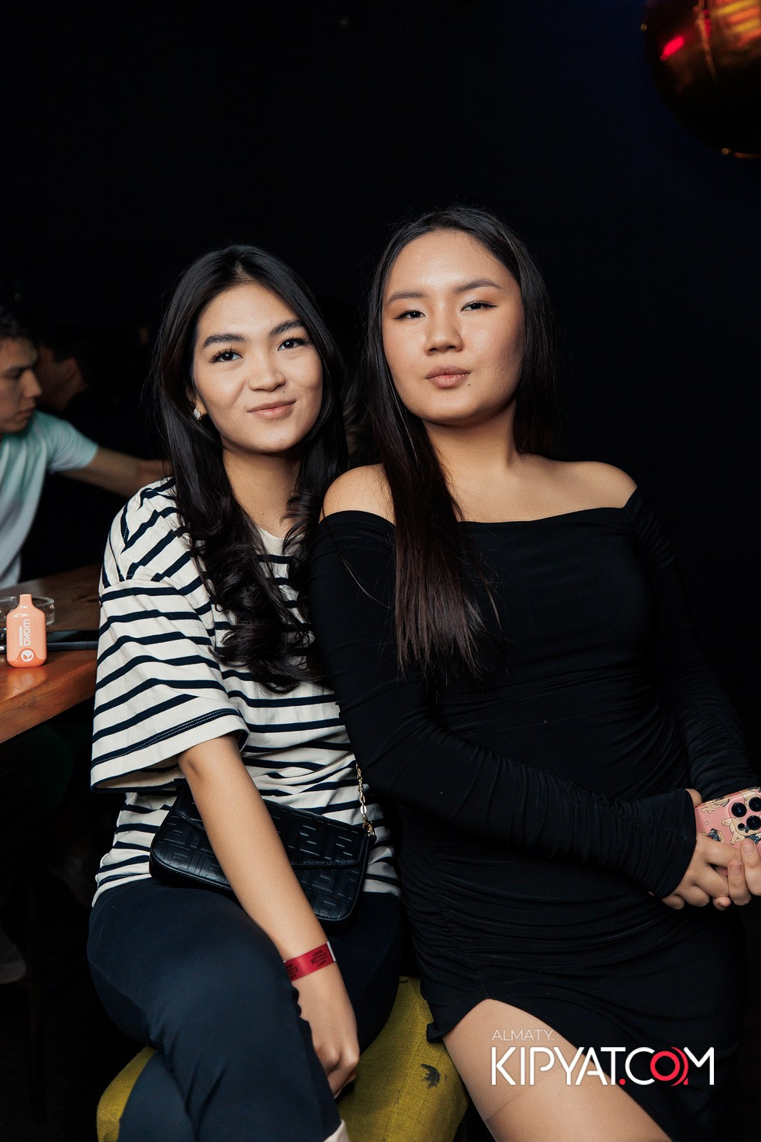 UYAT EMES BAR. КИПЯТКОМ АЛМАТЫ!