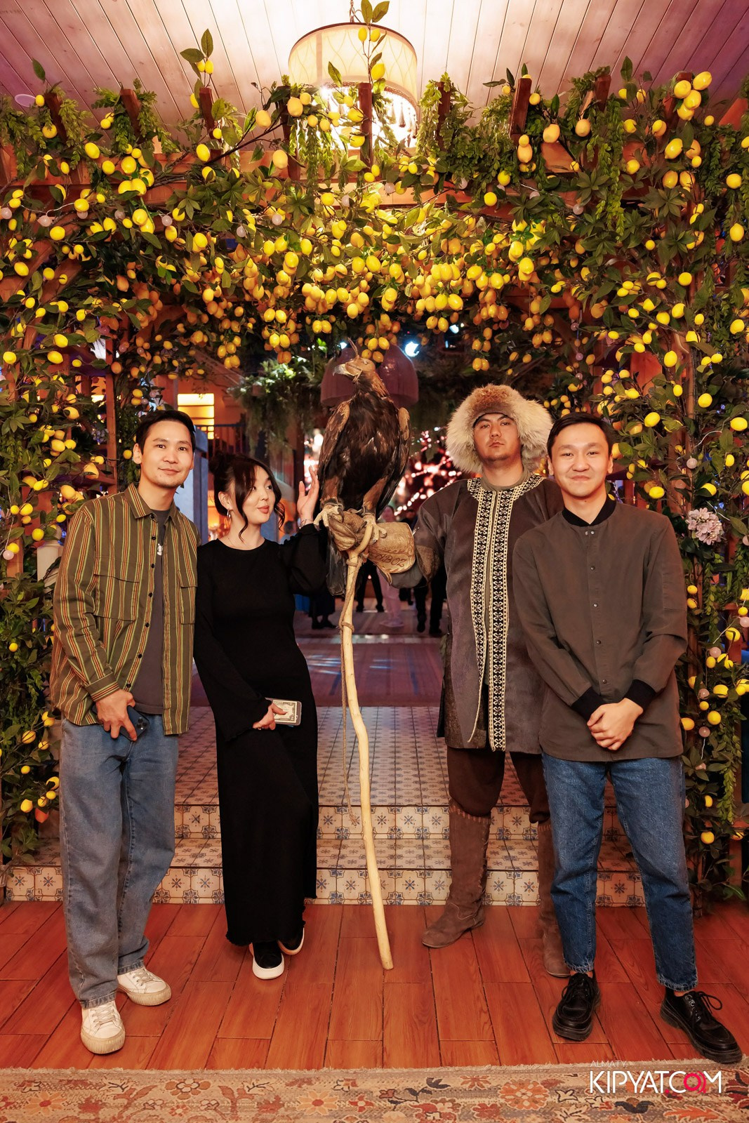 ГРУЗИНСКИЙ ДВОР НА КАБАНБАЙ БАТЫРА. КИПЯТКОМ АЛМАТЫ!