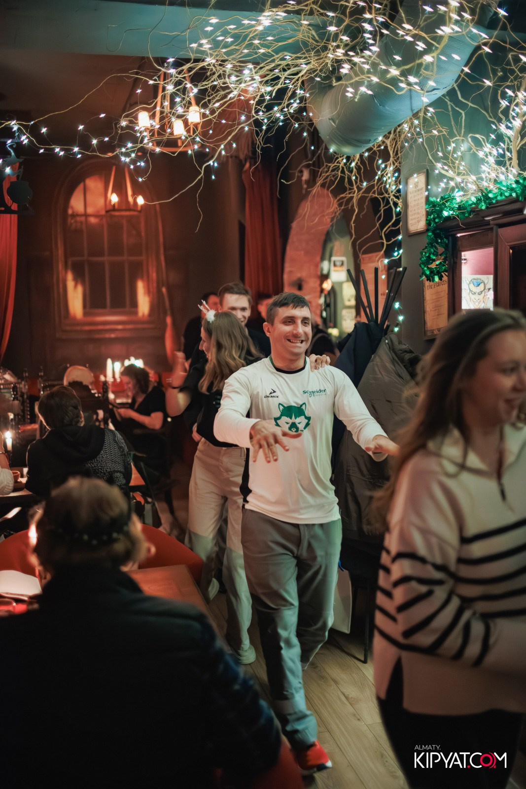 MERRY CREEPYSTMASS AND SPOOKY NEW YEAR — QUEEN OF THE DARKNESS BAR. КИПЯТКОМ АЛМАТЫ!