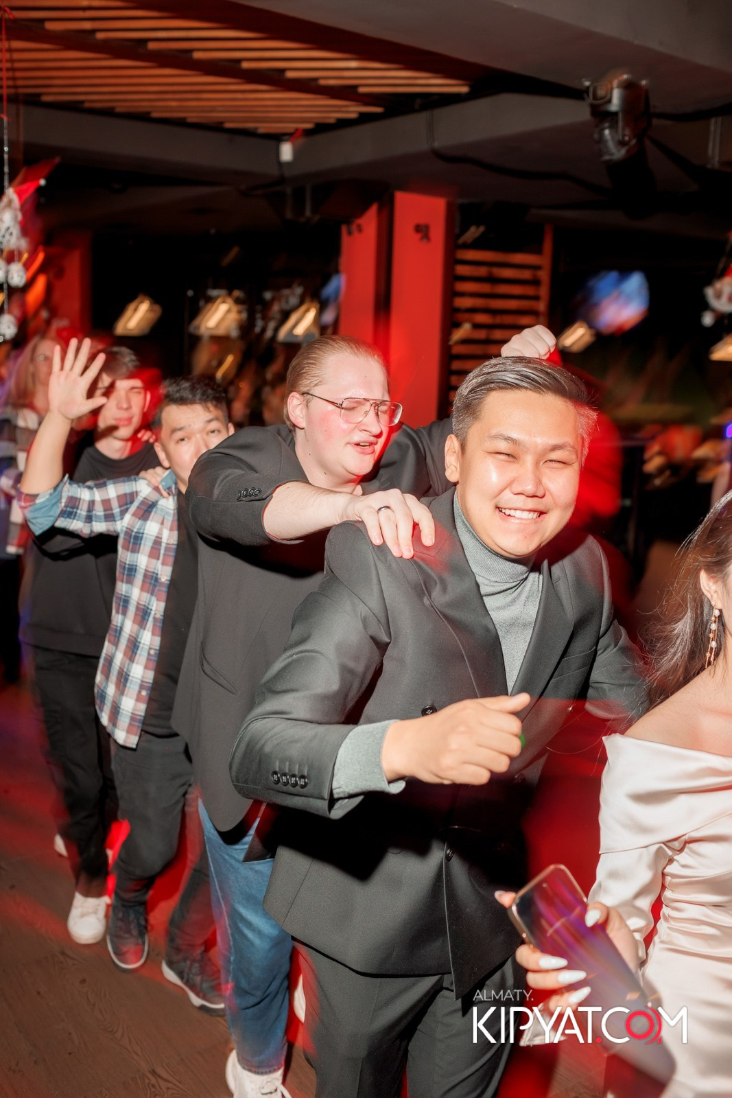 ШАШЛЫКОФФ. КИПЯТКОМ АЛМАТЫ!