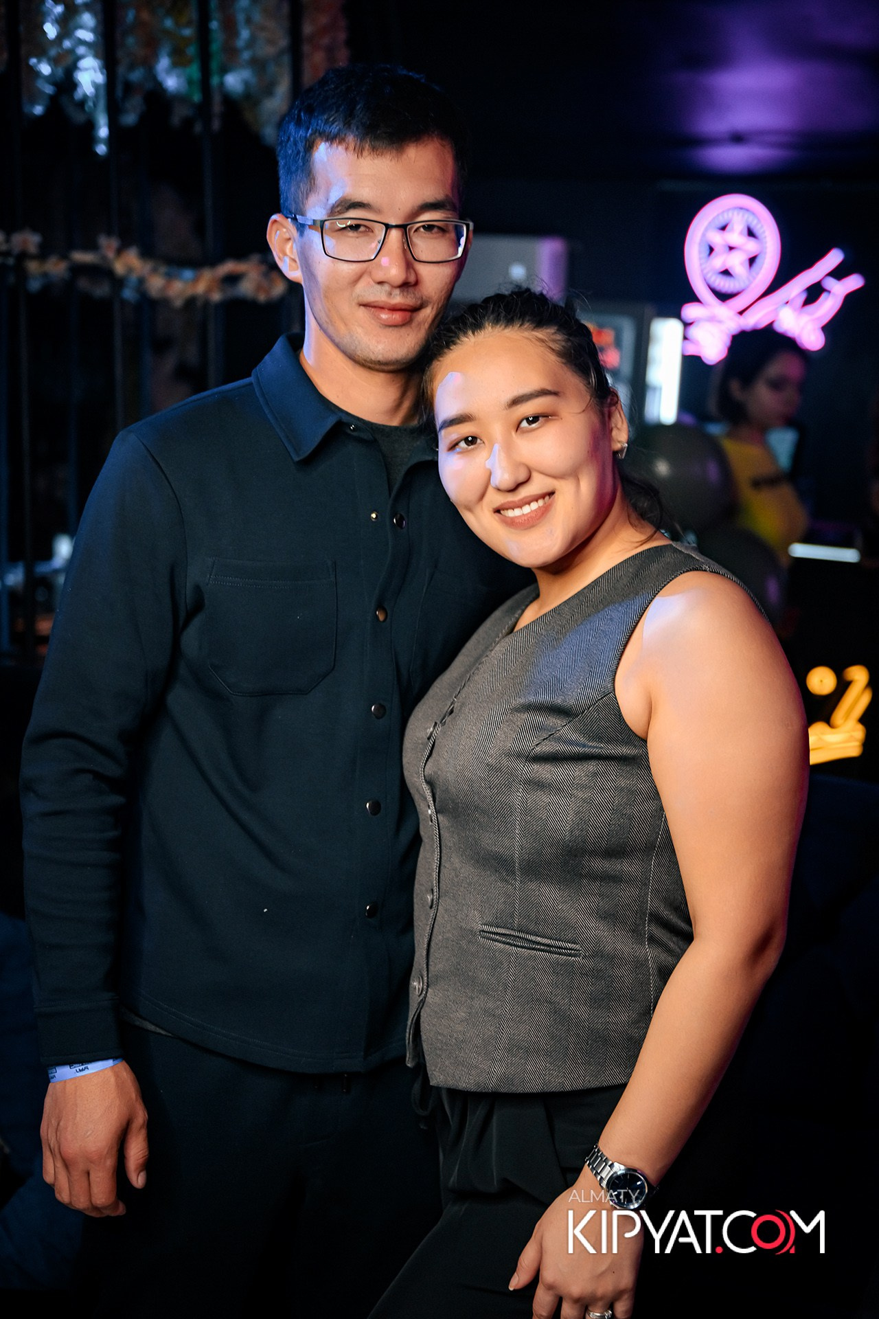 UYAT EMES BAR. КИПЯТКОМ АЛМАТЫ!