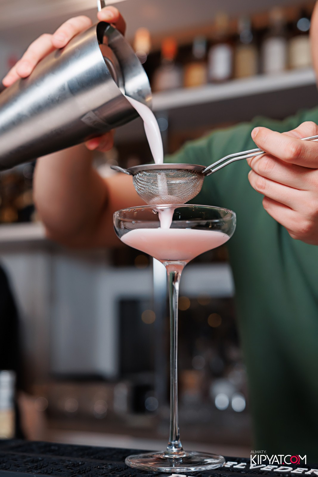 LAUREATE GRAND CAFÉ. КИПЯТКОМ АЛМАТЫ!