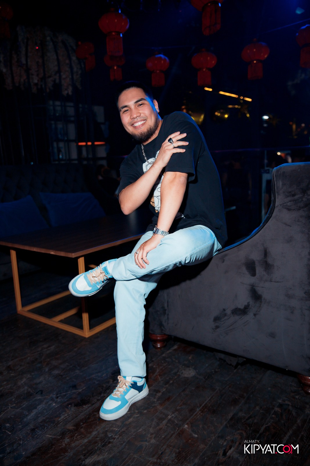 UYAT EMES BAR. КИПЯТКОМ АЛМАТЫ!