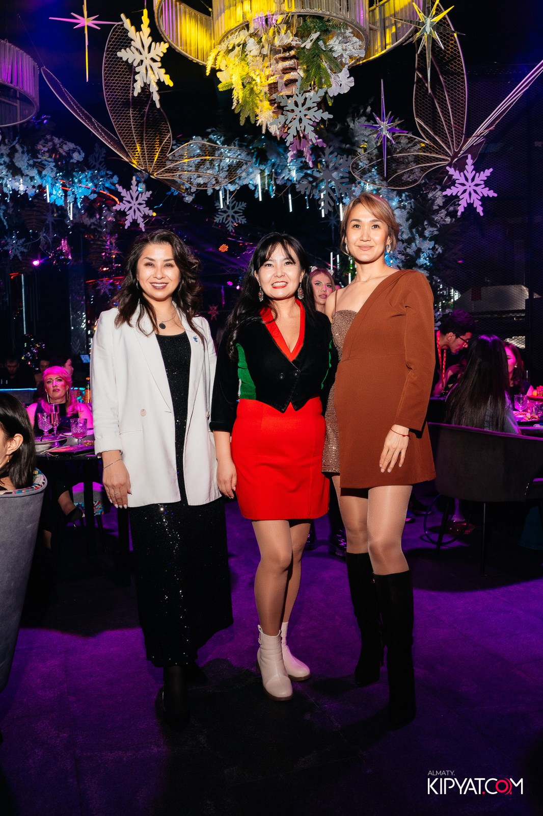 FRIENDS BAR & TERRACE. КИПЯТКОМ АЛМАТЫ!