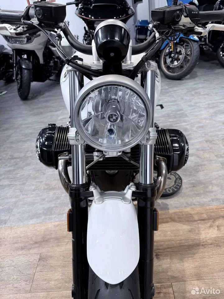 Купить BMW R9T (White Scrambler) — подробнее на сайте. Hello Davidson, Москва. Только хорошие мотоциклы…