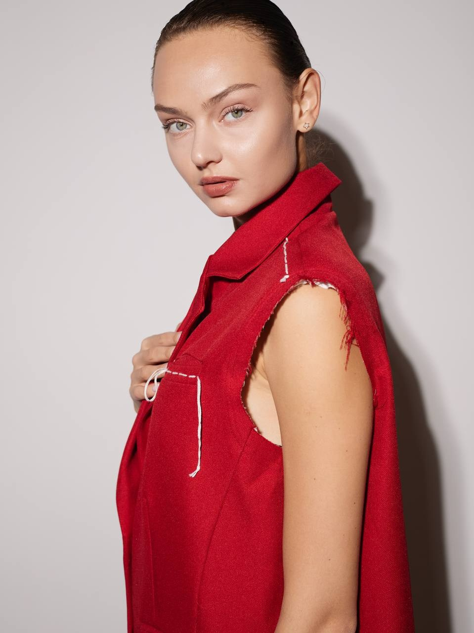 Олеся Е Размер S. Рост 181, Параметры: 86/61/89. LUNAPRO Дом стильных, сборных и индивидуальных съемок для брендов