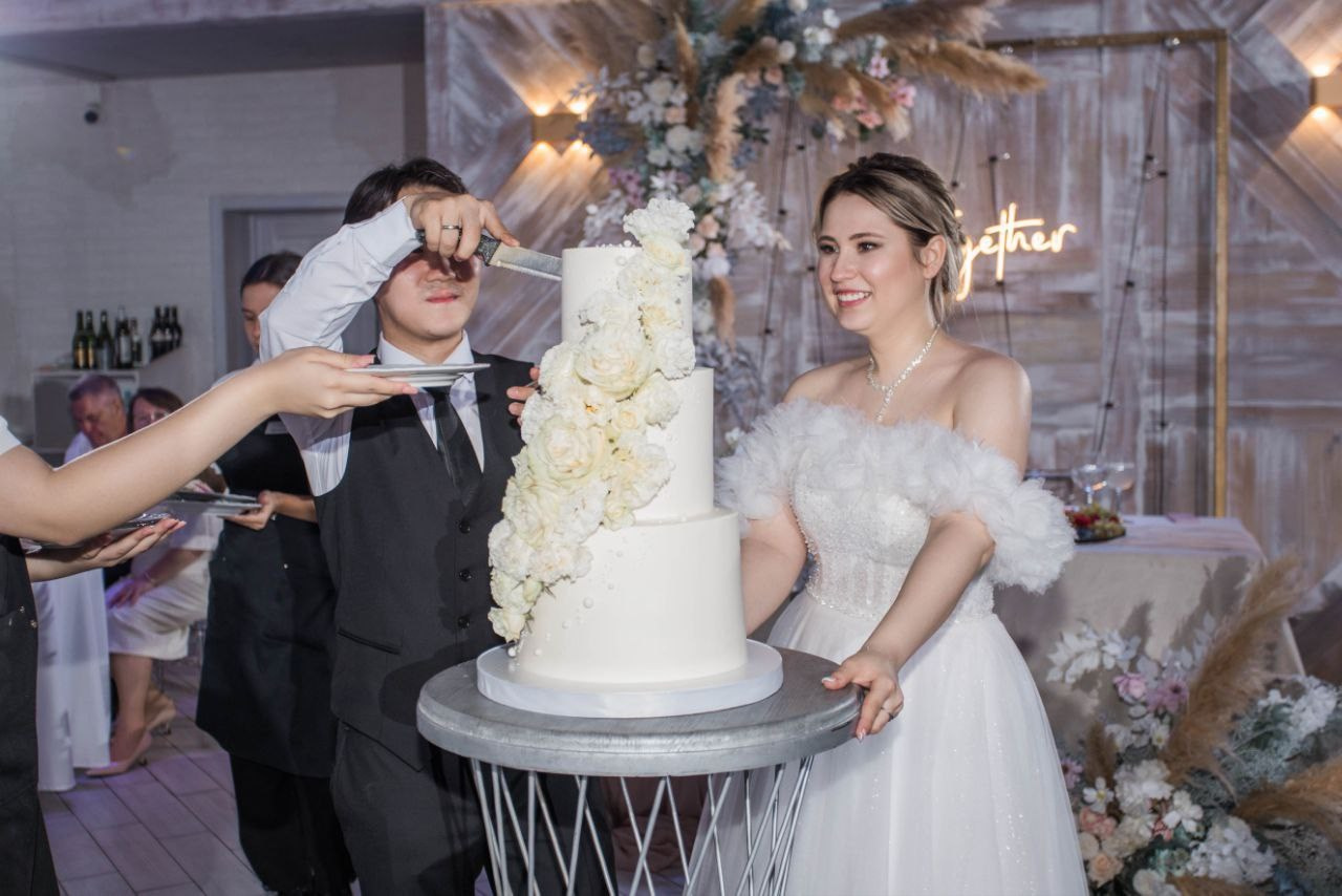 Торт Хмельницкая. Подрядчики и друзья сети свадебных площадок House for wedding