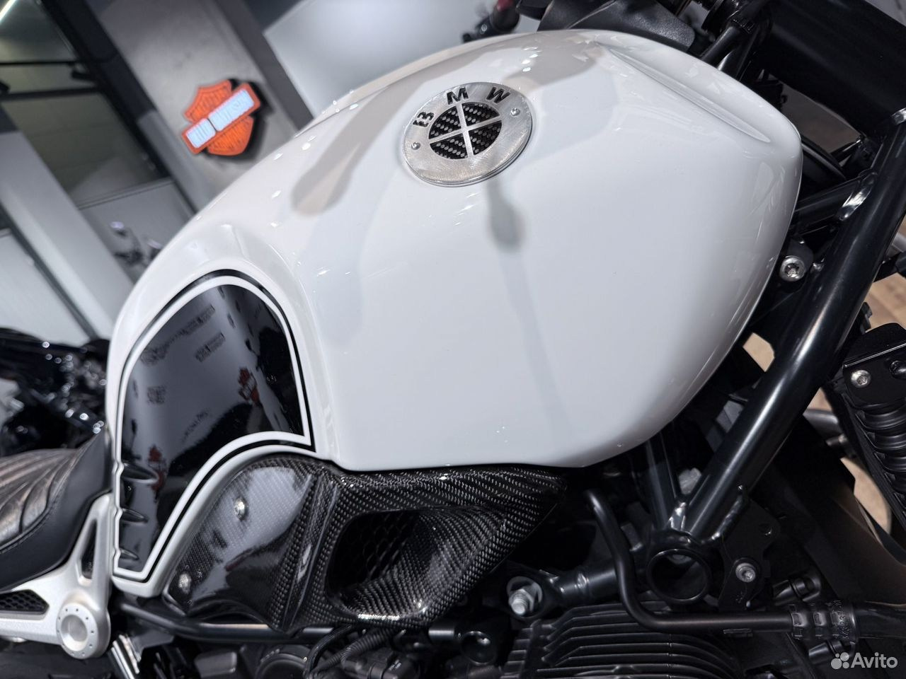 Купить BMW R9T (White Scrambler) — подробнее на сайте. Hello Davidson, Москва. Только хорошие мотоциклы…