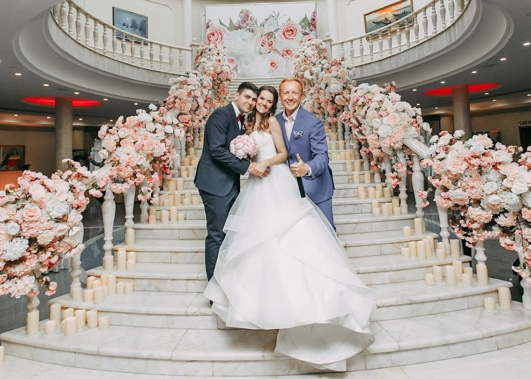 Ведущий Калашников. Подрядчики и друзья сети свадебных площадок House for wedding
